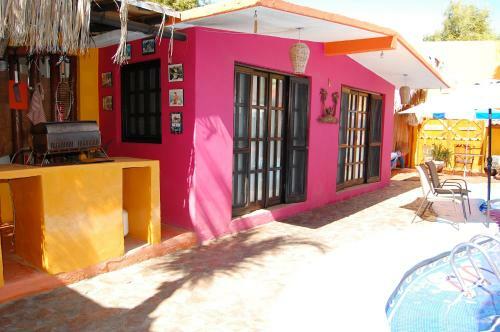 Hostal Leo's Baja Oasis