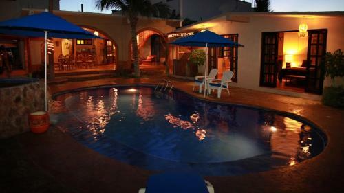 Hostal Leo's Baja Oasis