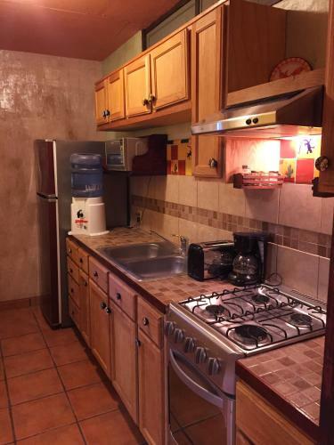 Hostal Leo's Baja Oasis