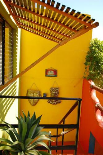 Hostal Leo's Baja Oasis