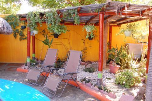Hostal Leo's Baja Oasis