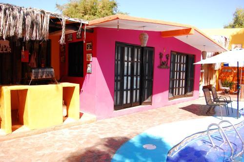 Hostal Leo's Baja Oasis