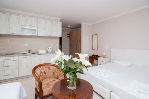 Open Sea Luxury Apartments