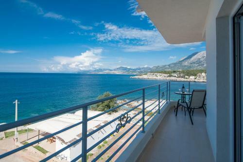 Open Sea Luxury Apartments