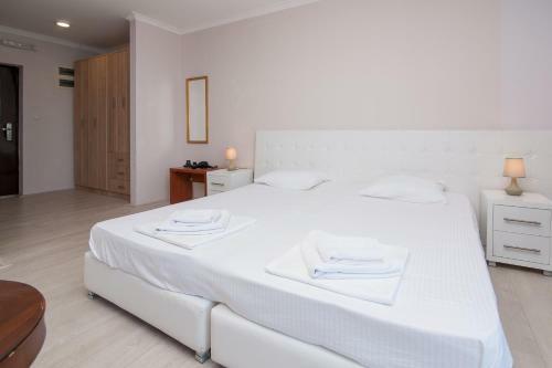 Open Sea Luxury Apartments