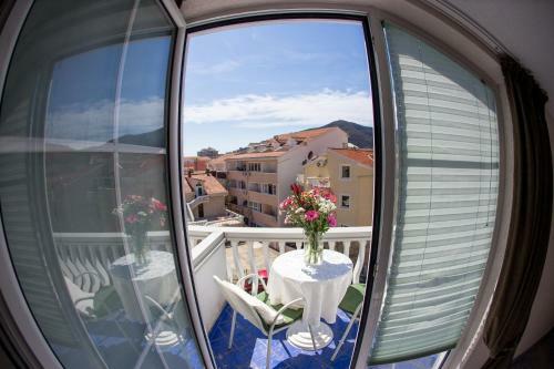 Sun Apartments