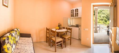 Apartments Kula