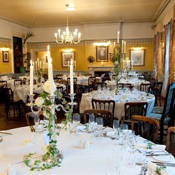 Hotel Old Hall(.)