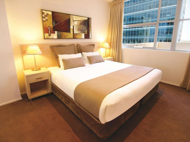 Hotel Oaks On Lonsdale