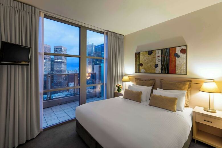 Hotel Oaks On Lonsdale