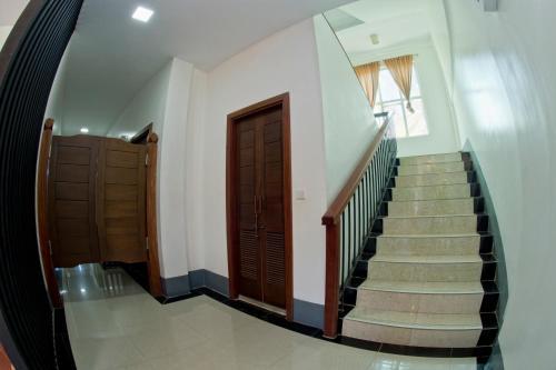 Bed & Breakfast Ngapali Banyan Boutique Hostel