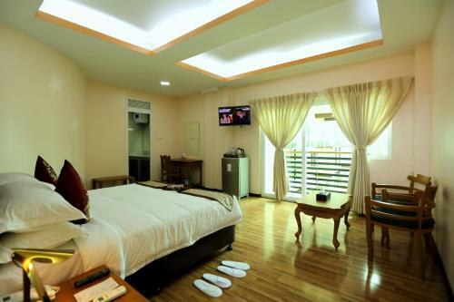 The Floral Breeze Hotel Yangon