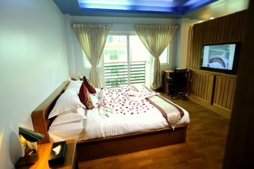 The Floral Breeze Hotel Yangon