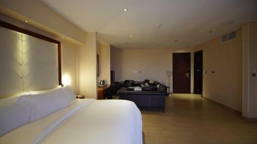 Pearlwort Hotel And Suites