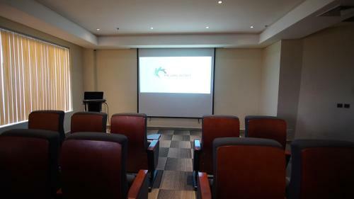 Pearlwort Hotel And Suites