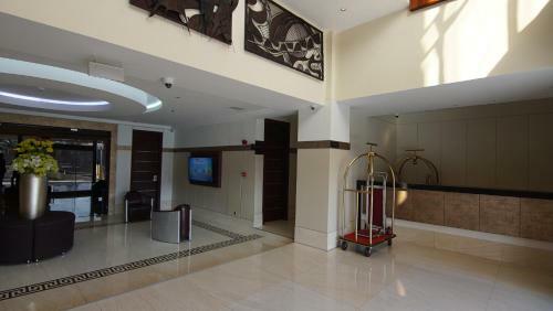 Pearlwort Hotel And Suites