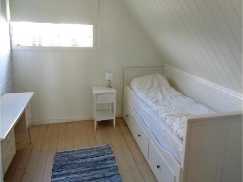 Four-bedroom Holiday Home In Bremnes