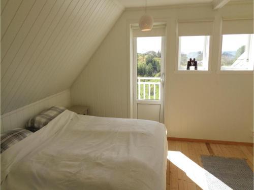 Four-bedroom Holiday Home In Bremnes