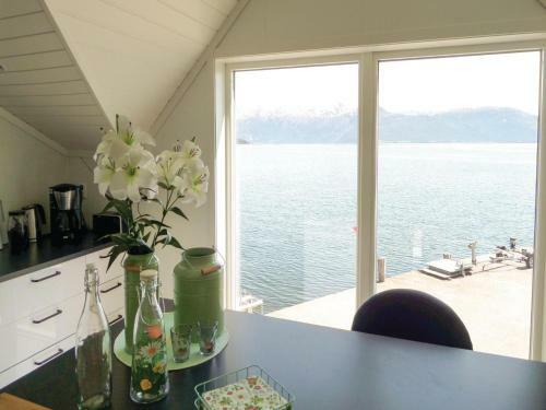 Two-bedroom Holiday Home In Strandebarm