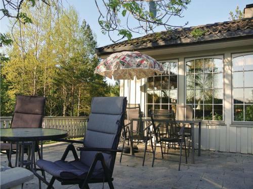 Three-bedroom Holiday Home In Tvedestrand