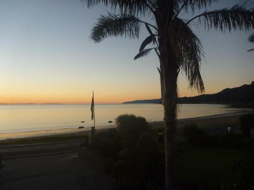 Bed & Breakfast Pohutukawa Coast Bnb
