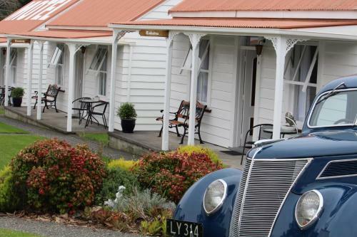 Coromandel Colonial Cottages Motel