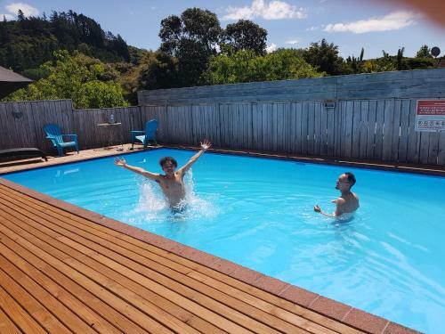 Coromandel Colonial Cottages Motel