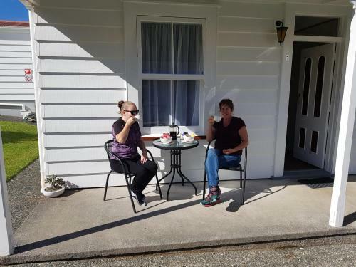 Coromandel Colonial Cottages Motel