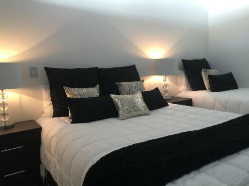 Seaview Waterfront Apartments