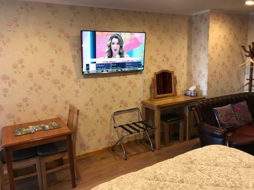 Cascades Motor Lodge