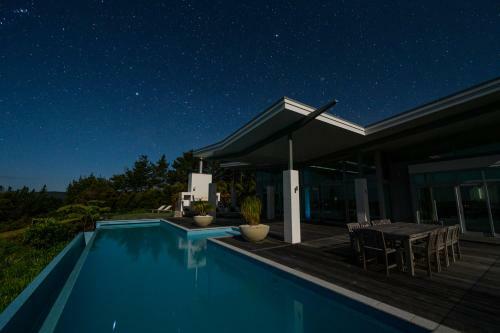 Vineyard Cottage - Paroa Bay Winery