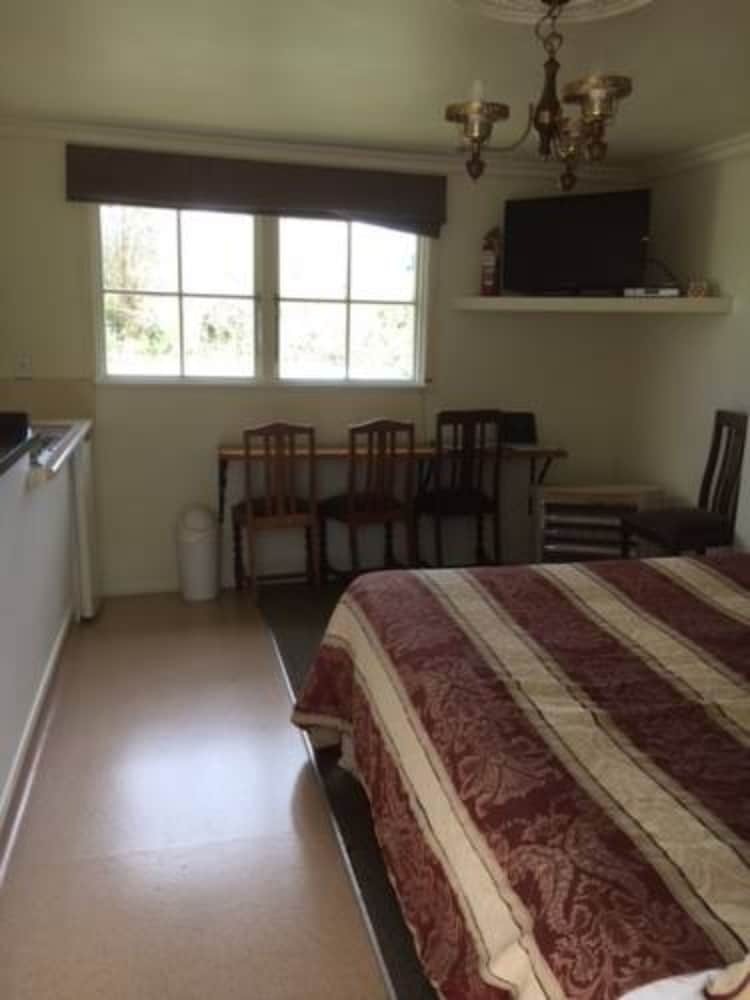 Woodlyn Park Motel