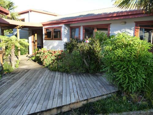 Bed & Breakfast B And B On Puriri