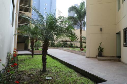 Calle Tripoli, Miraflores-executive Apartment