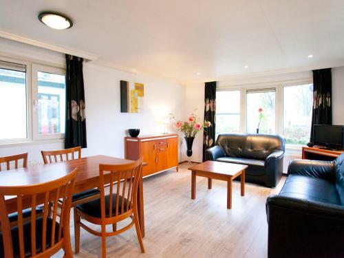 Hotel Holiday Home Type B.25