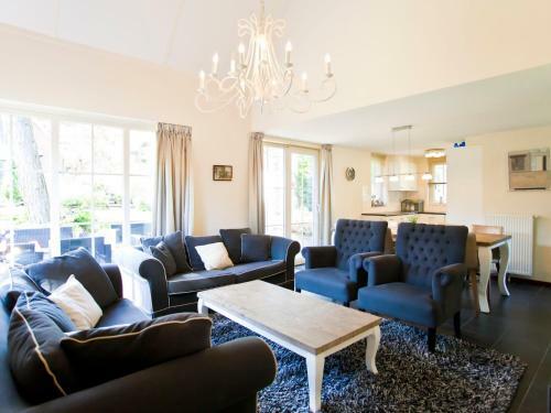 Hotel Holiday Home H8.18