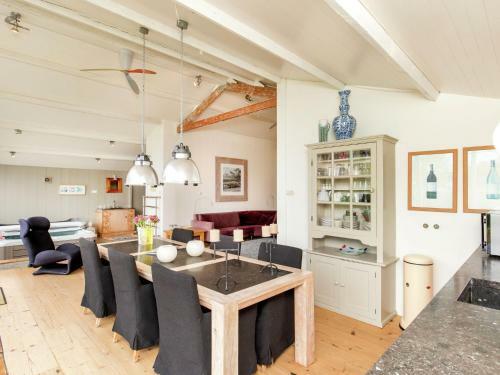 Luxurious Holiday Home Along The Dutch Coast With Jacuzzi