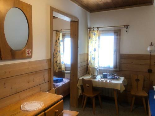 Camping Harenda Pokoje Go?cinne I Domki