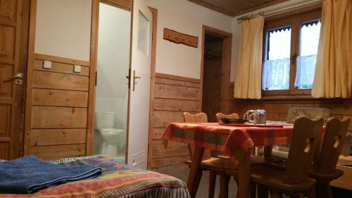 Camping Harenda Pokoje Go?cinne I Domki