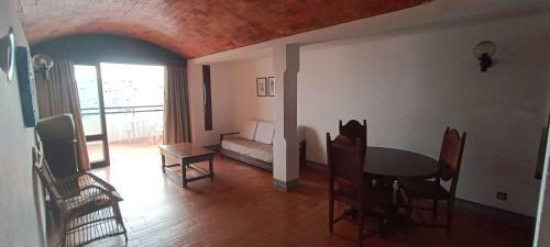 Montramar Fisherman's Beach Apartments