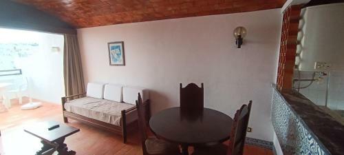 Montramar Fisherman's Beach Apartments