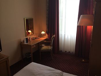Hotel The Royal Inn Regent