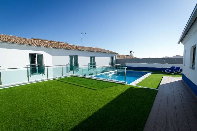 Hostal Peralux