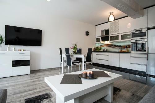 Apart-center Granitica