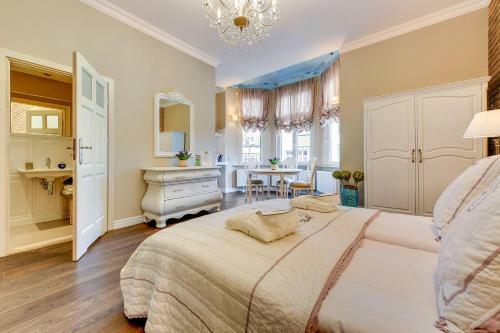 Lion Apartments - Deluxe Rooms