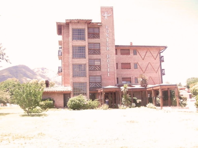 Kuntur Hotel