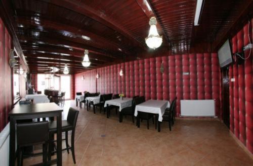 Bed & Breakfast Pensiunea Crown Royal