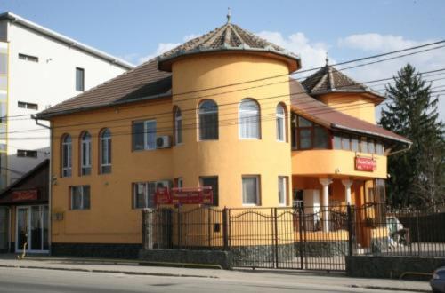 Bed & Breakfast Pensiunea Crown Royal