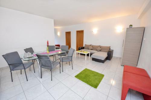 Hostal Budget Accommodation