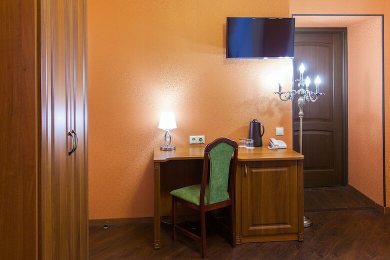 Hostal Zlatoust Hotel